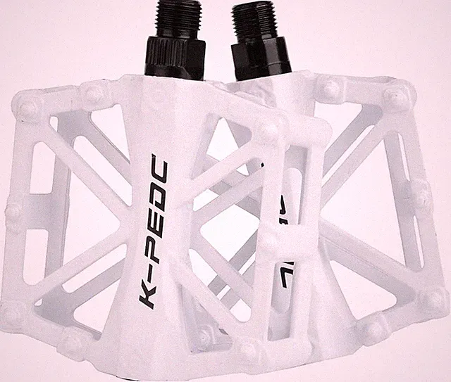 Lightweight Aluminium CNC Bike Pedals for MTB BMX - White